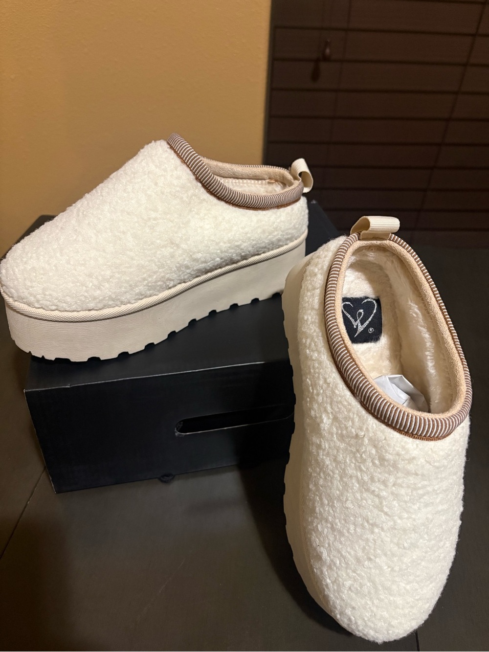 Windsor Cream Sherpa Platform Slip-On with Tan Trim